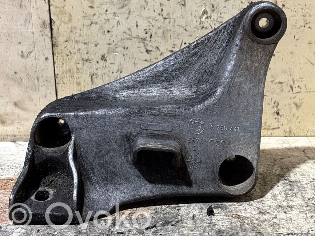 Soporte de montaje del motor (Usadas)   6750441,65766750441