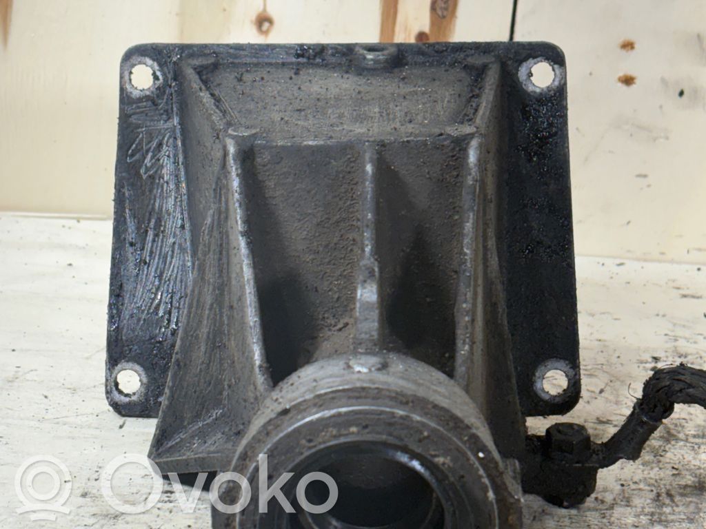 BMW X3 E83 Driveshaft support bearing bracket 
