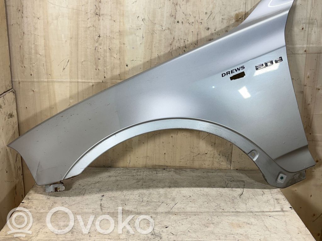 BMW X3 E83 Sparnas 