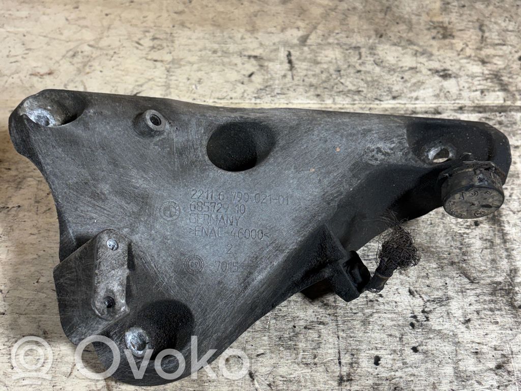 BMW X5 E70 Engine mounting bracket 