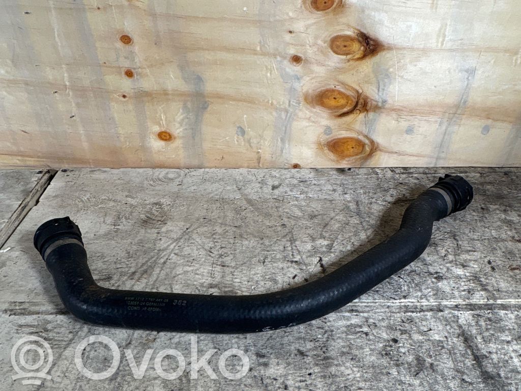 BMW 5 E60 E61 Engine coolant pipe/hose 