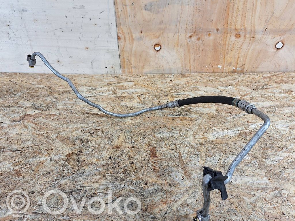 BMW 1 E82 E88 Ilmastointilaitteen putki (A/C) 