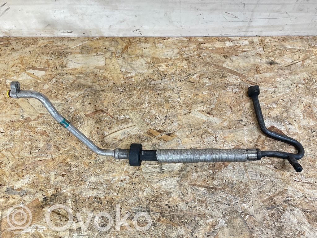 BMW 5 E39 Ilmastointilaitteen putki (A/C) 