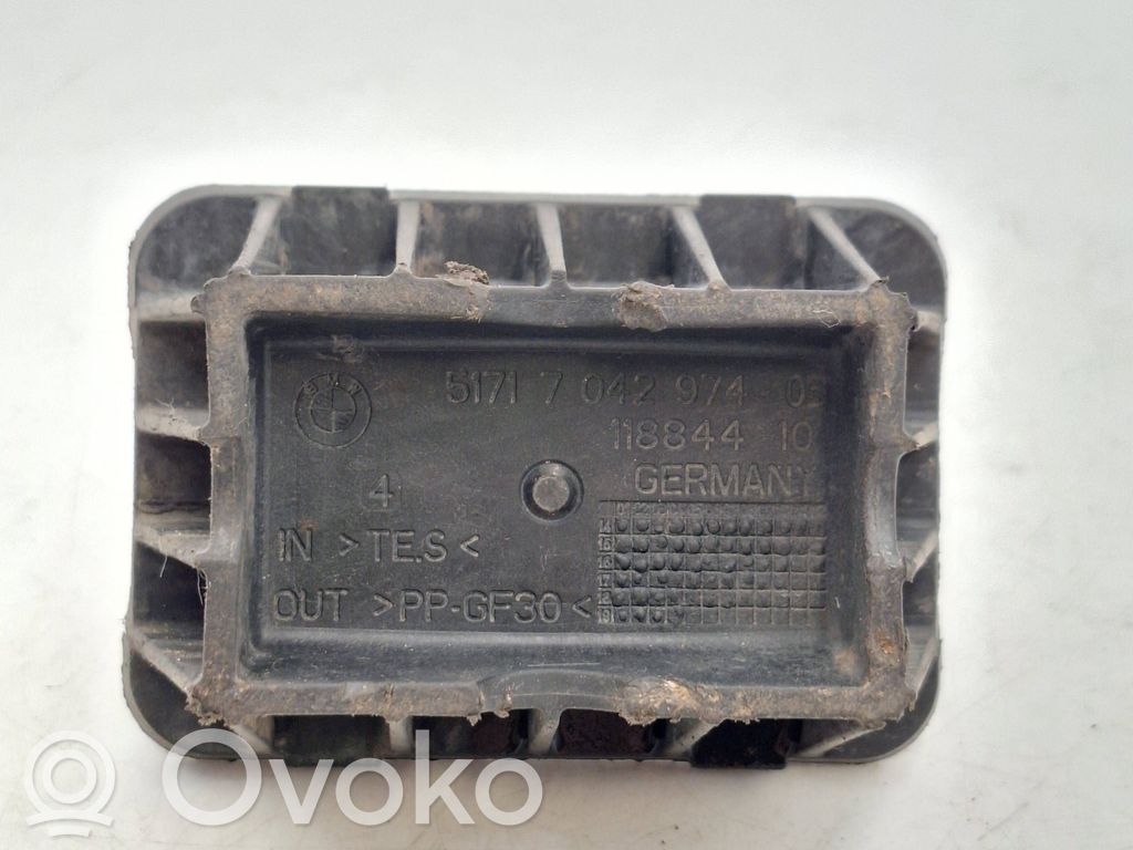 Jacking socket point   7042974,51717042974