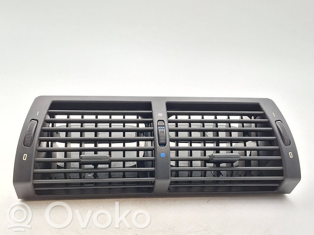 Rejilla de ventilación central del panel   8402221,64228402221