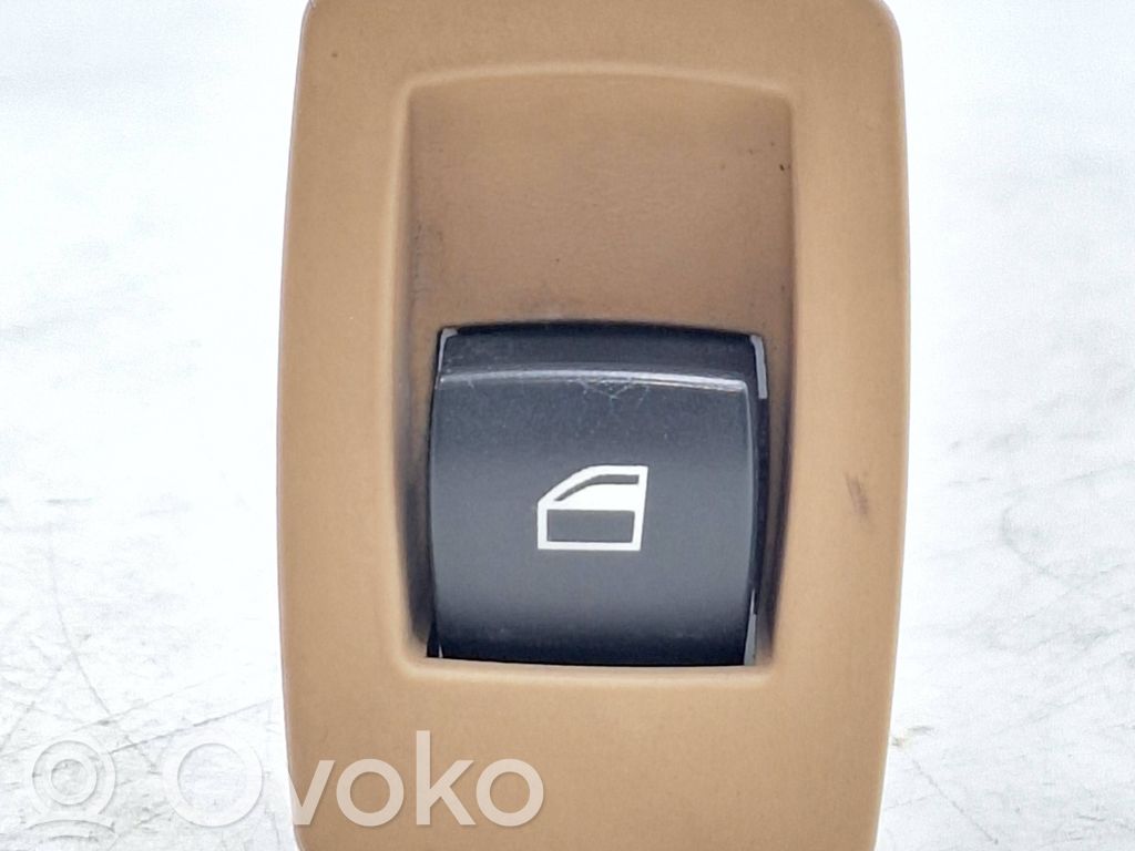 Electric window control switch   6922244,15939949,3440654