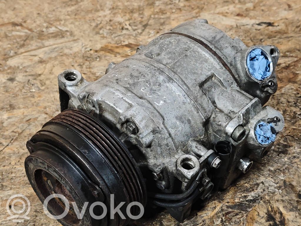 BMW 5 E39 Ilmastointilaitteen kompressorin pumppu (A/C) 