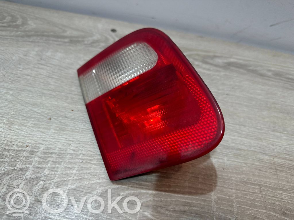 Tailgate rear/tail lights   8364923,682611