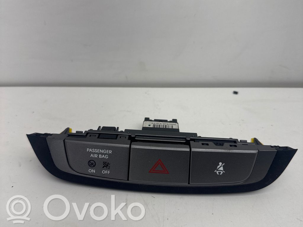 Hyundai ix35 Przycisk świateł awaryjnych 