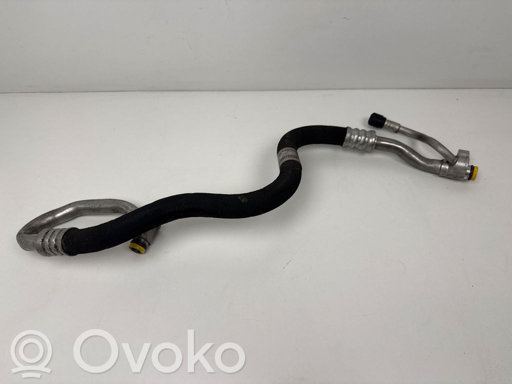 BMW 1 E81 E87 Ilmastointilaitteen putki (A/C) 