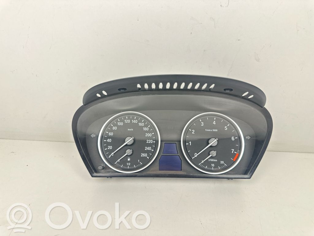 BMW 5 E60 E61 Nopeusmittari (mittaristo) 