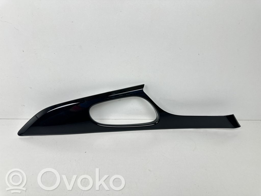 Nissan Qashqai Obudowa klamki wewnętrznej drzwi przednich 