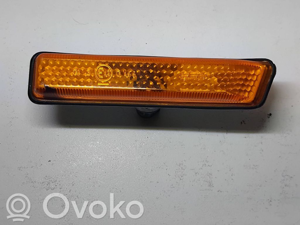 Front fender indicator light   8382104