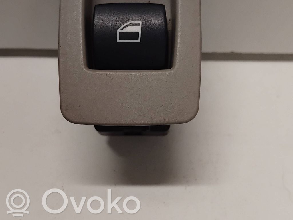 Electric window control switch   15939919
