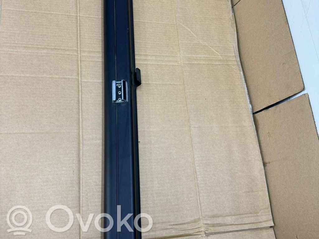 Volkswagen PASSAT B8 Roleta bagażnika 