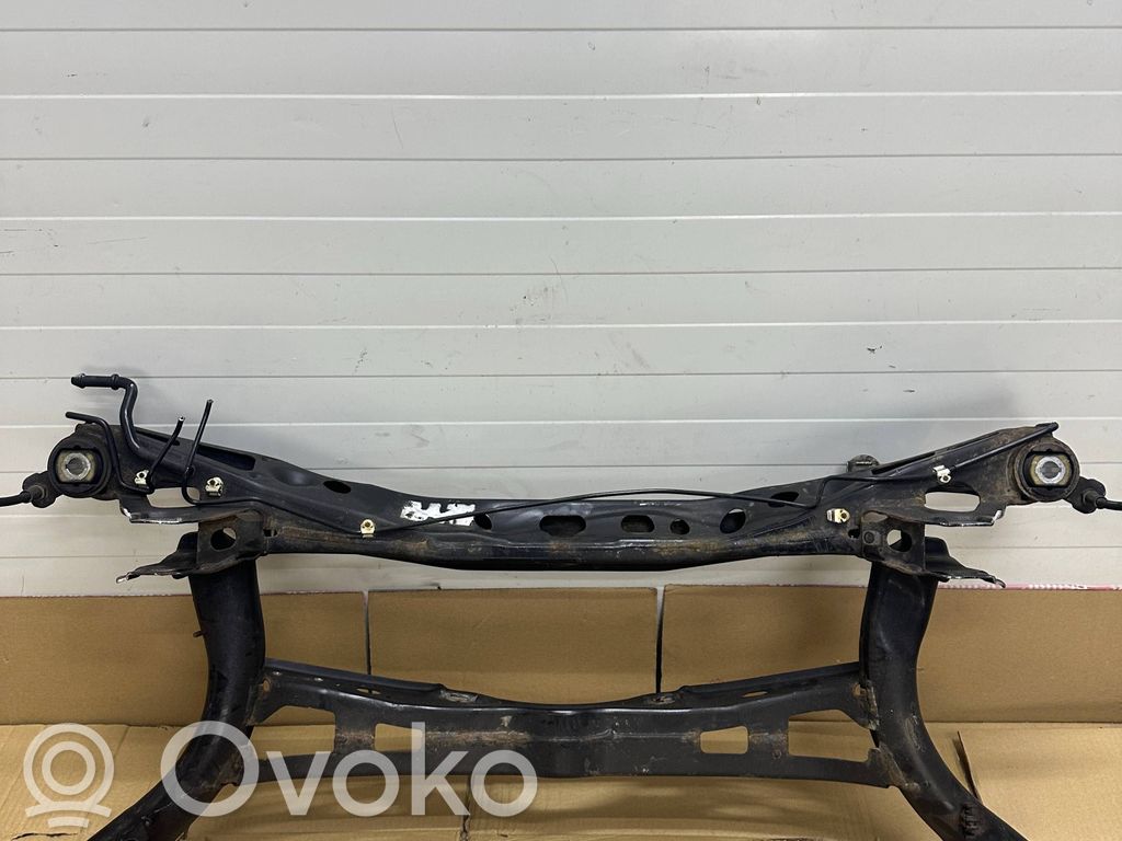 Volkswagen PASSAT B8 Rama pomocnicza tylna 