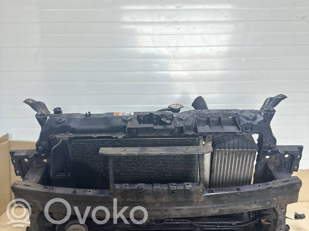 Hyundai i30 Pas przedni 