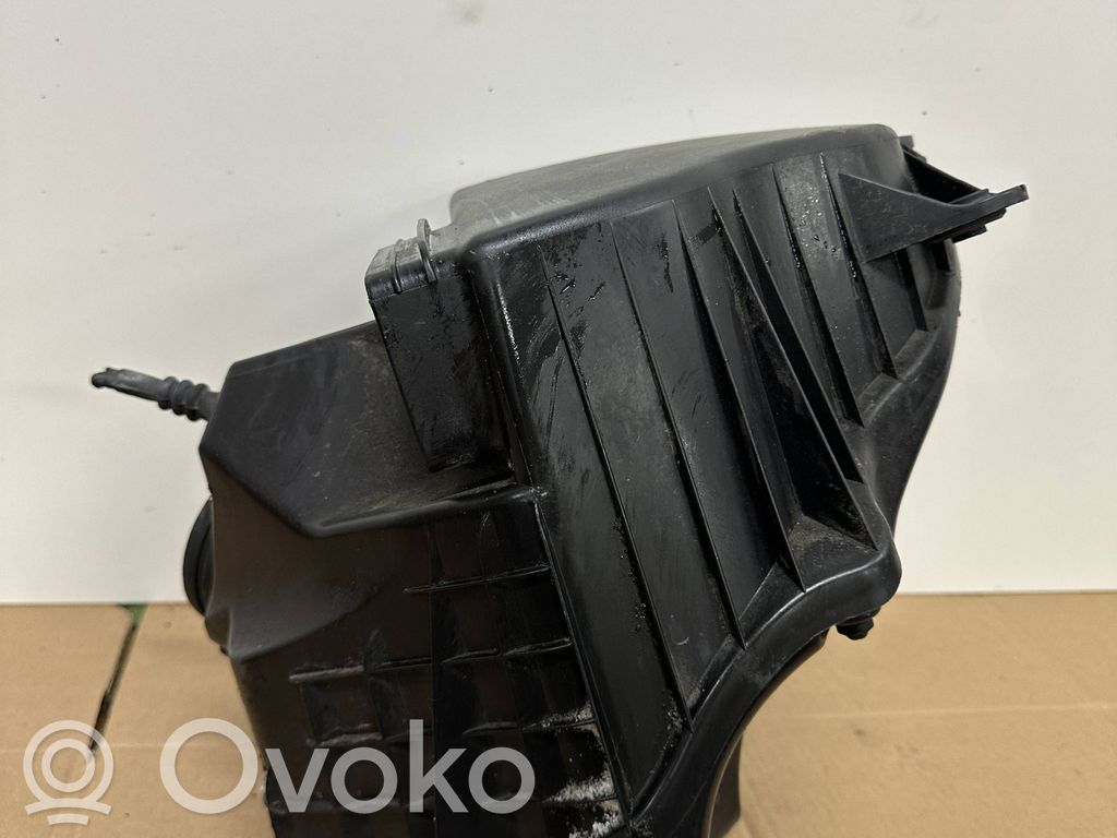 BMW 1 E81 E87 Air filter box 