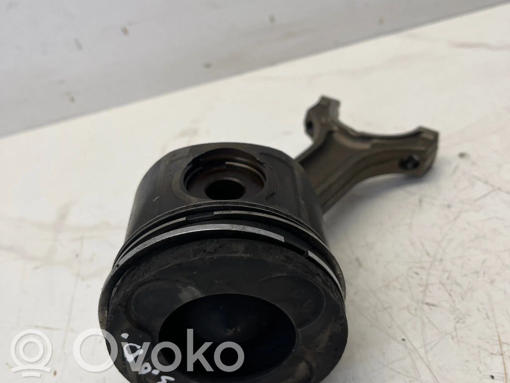 Piston with connecting rod