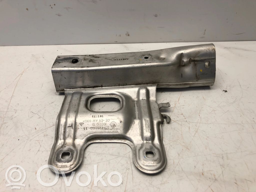 BMW 3 F30 F35 F31 Priekšpusē bampera sastiprinājums 