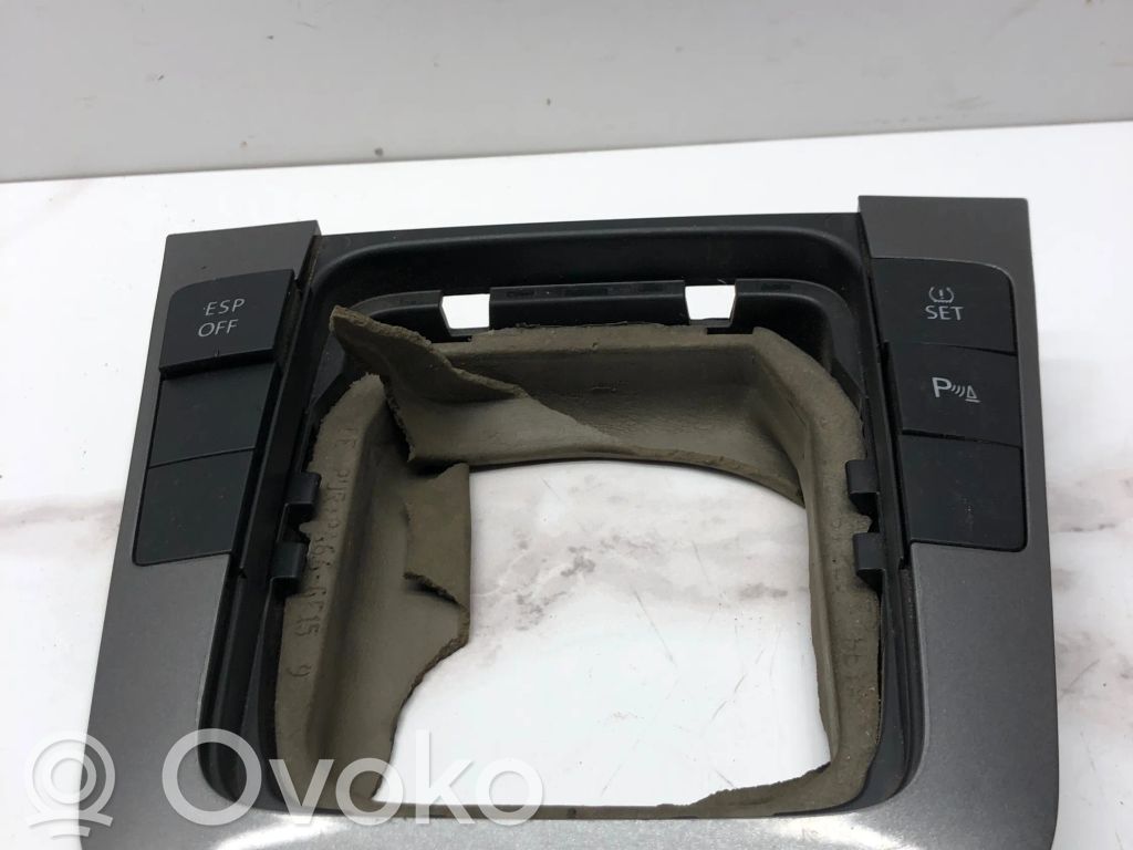 Volkswagen PASSAT B6 Pavarų perjungimo svirties apdaila (oda, bumbulas) 