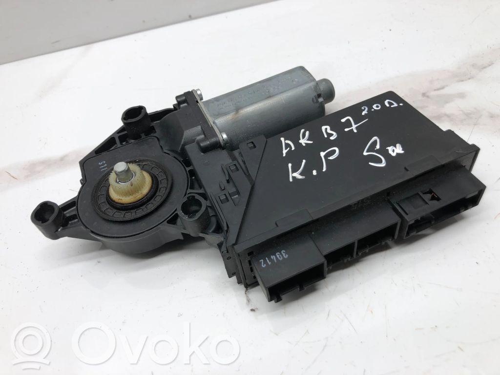 Audi A4 S4 B7 8E 8H Silniczek podnoszenia szyby drzwi tylnych 