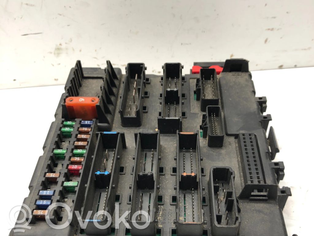 Volkswagen Golf V Drošinātāju bloks 