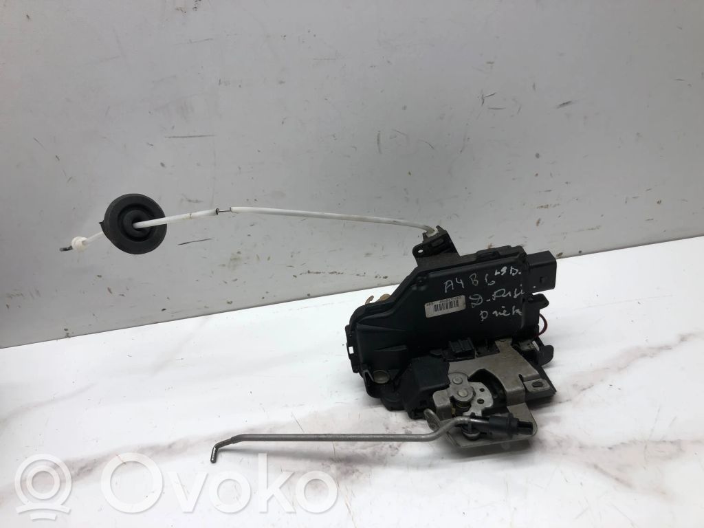 Audi A4 S4 B6 8E 8H Priekšpusē slēdzene 