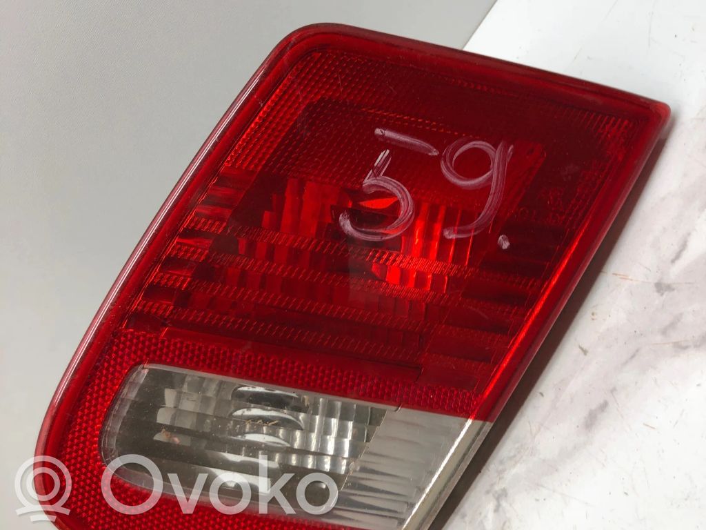 Volkswagen Touran I Aizmugurējais lukturis pārsegā 