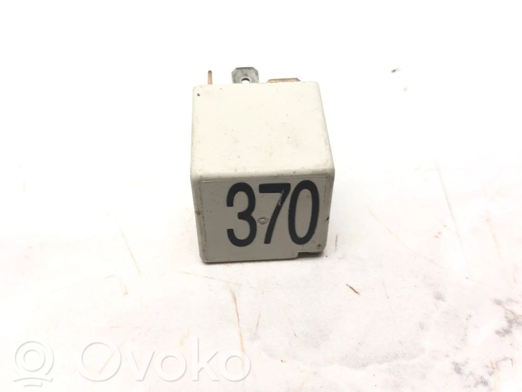 Muu rele   8D0951253,852187151,4H0951253,A002542261928,A0025427219