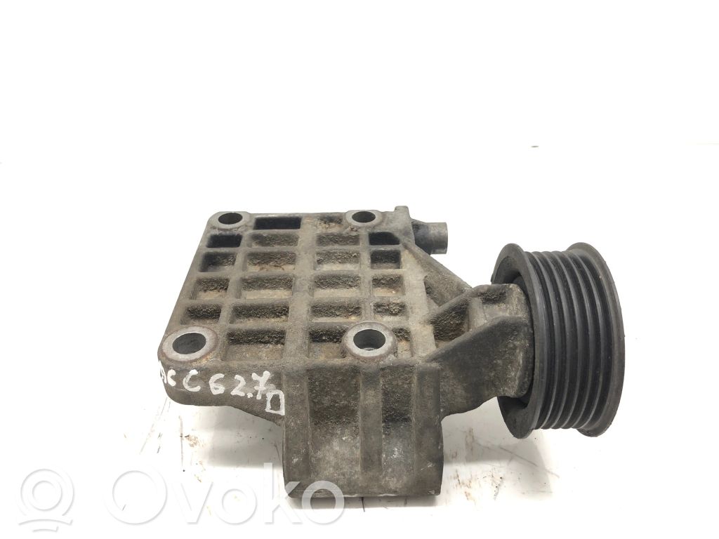 Mocowanie alternatora   059903143