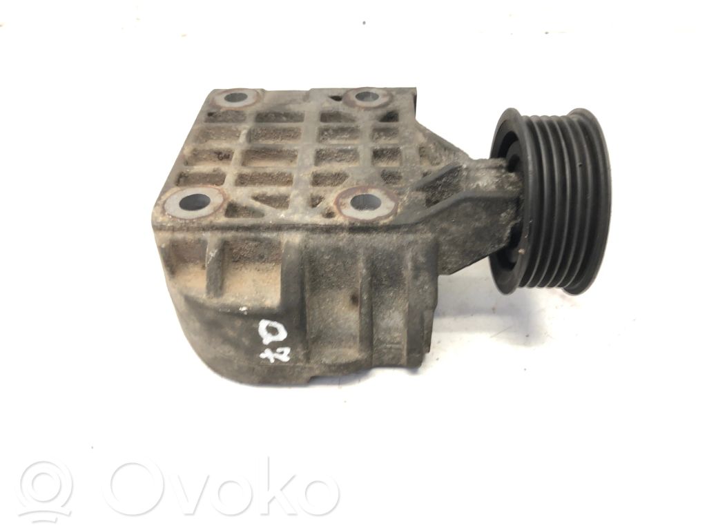 Audi Q7 4L Generator/alternator bracket 