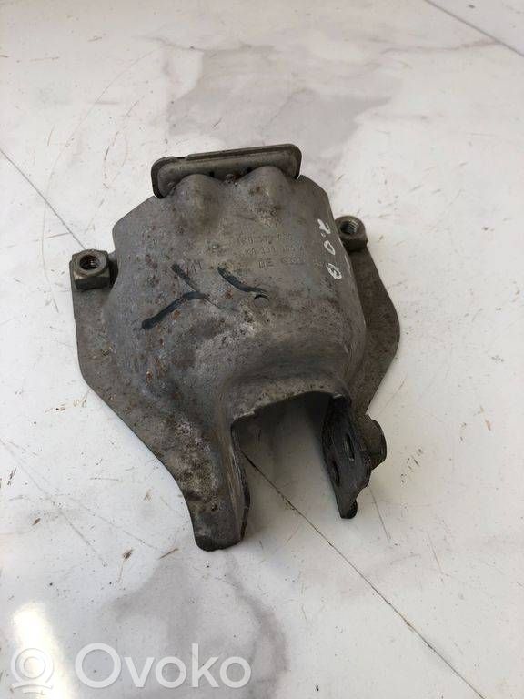 Audi A4 S4 B8 8K Engine mounting bracket 