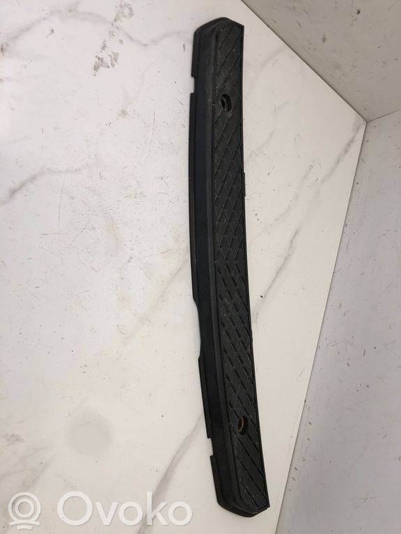 Mercedes-Benz Sprinter W906 Modanatura separatore del paraurti anteriore 