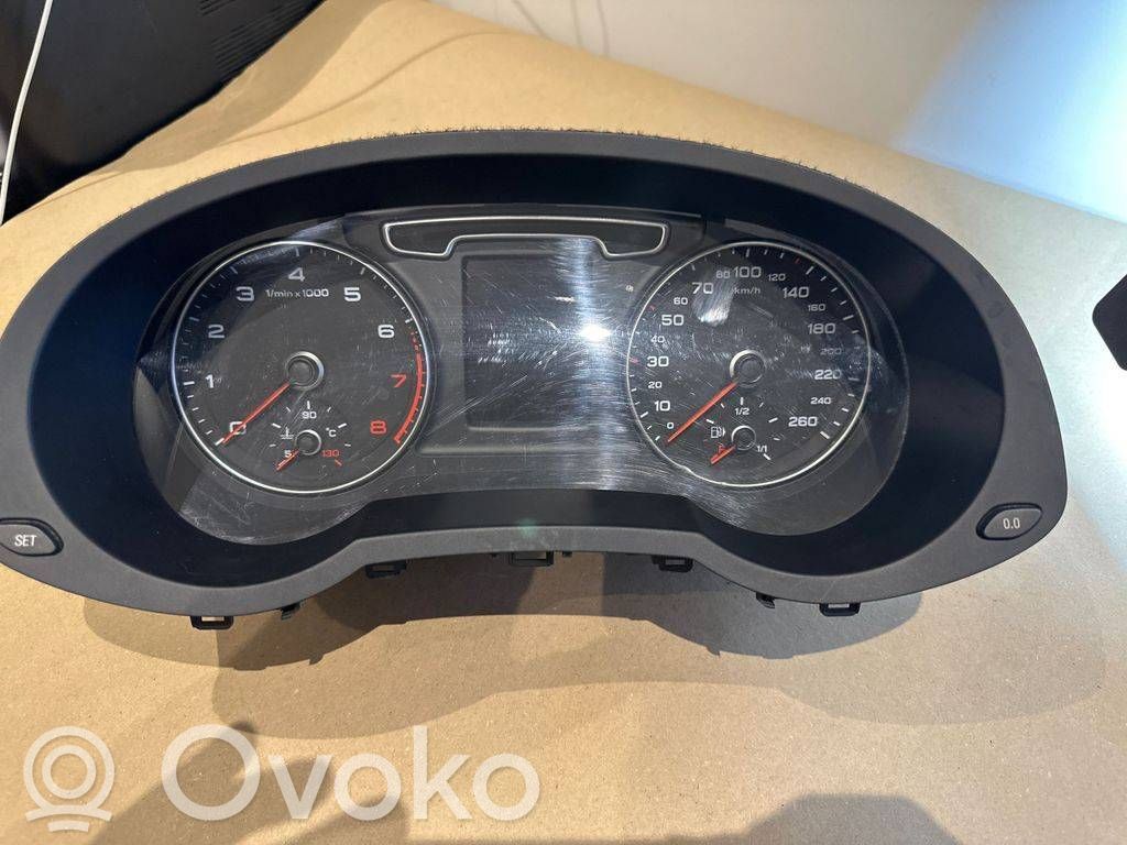 Audi Q3 8U Tachimetro (quadro strumenti) 
