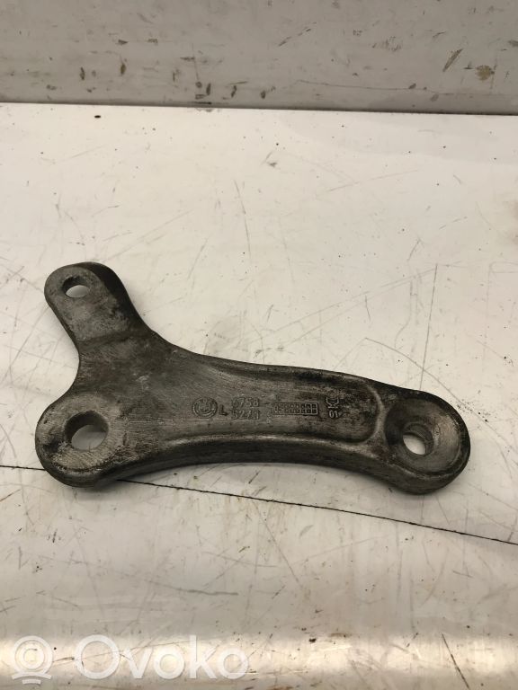 BMW 5 E60 E61 Sway bar bush bracket, front 
