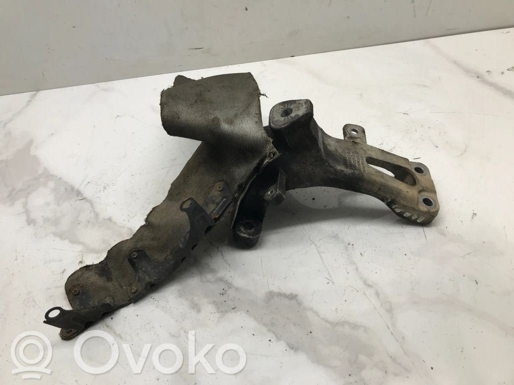 Audi A4 S4 B8 8K Engine mounting bracket 