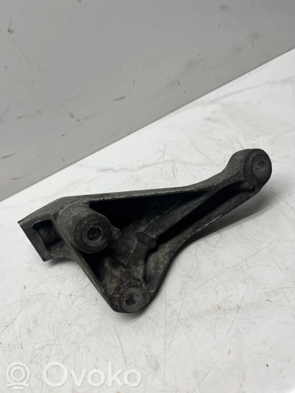 Engine mounting bracket   8E0199307S