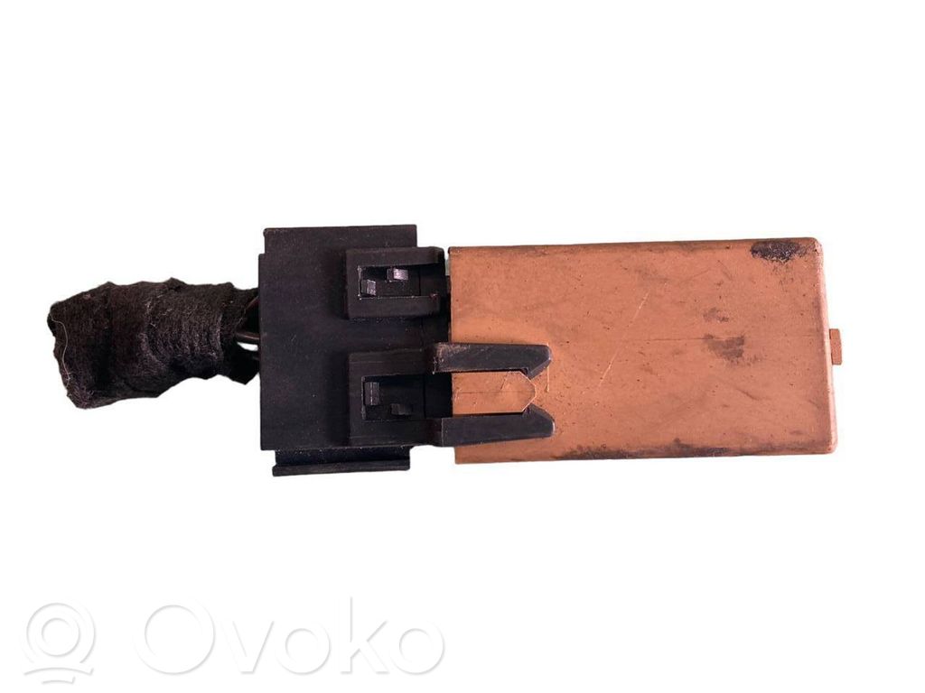 Window wiper relay   61368384505