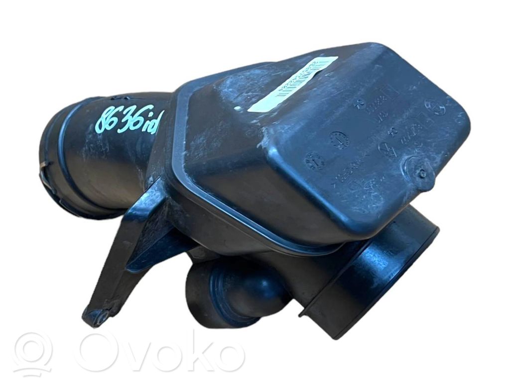 BMW 5 G30 G31 G38 Parte del condotto di aspirazione dell'aria 