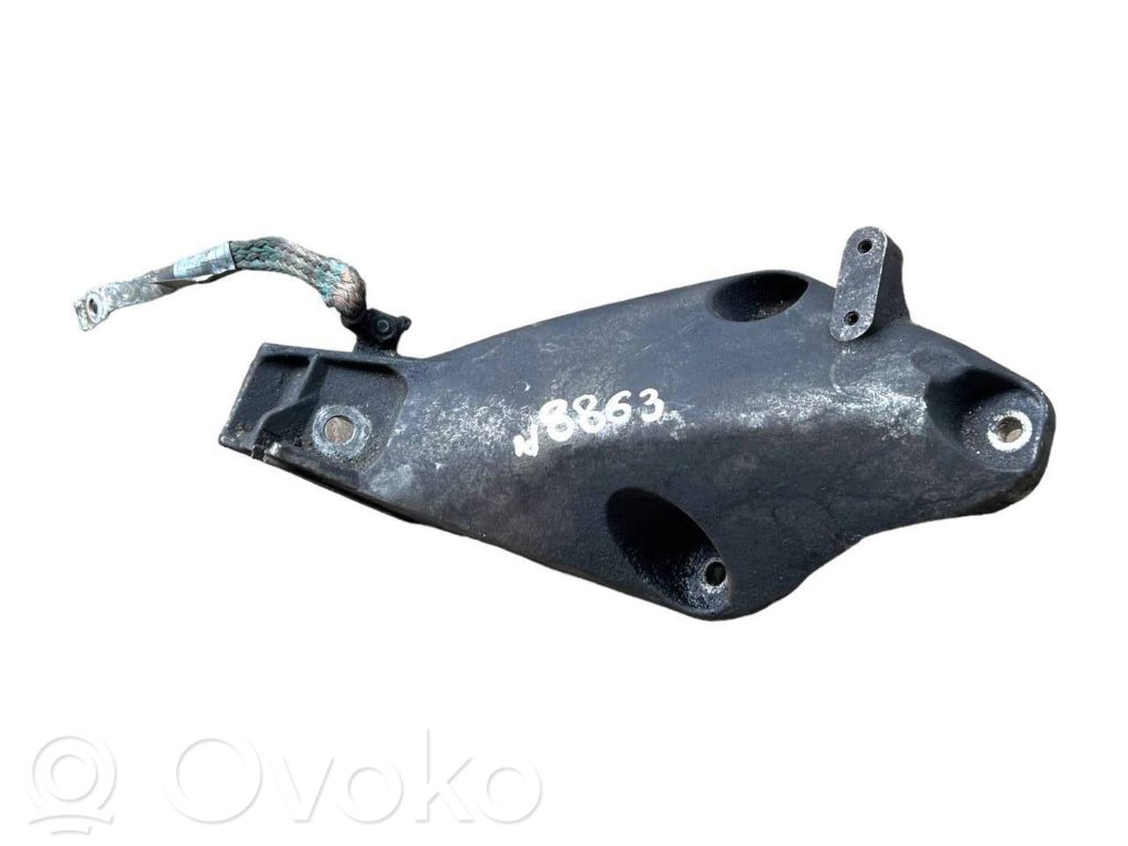 BMW X5 E70 Engine mounting bracket 