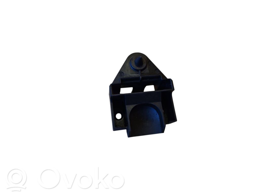 Radiator mount bracket   1723338