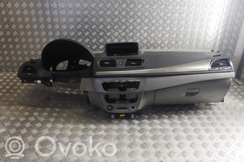 Renault Megane III Panel de instrumentos 