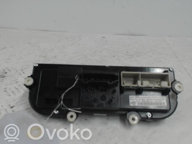 Volkswagen Golf VI Panel klimatyzacji 