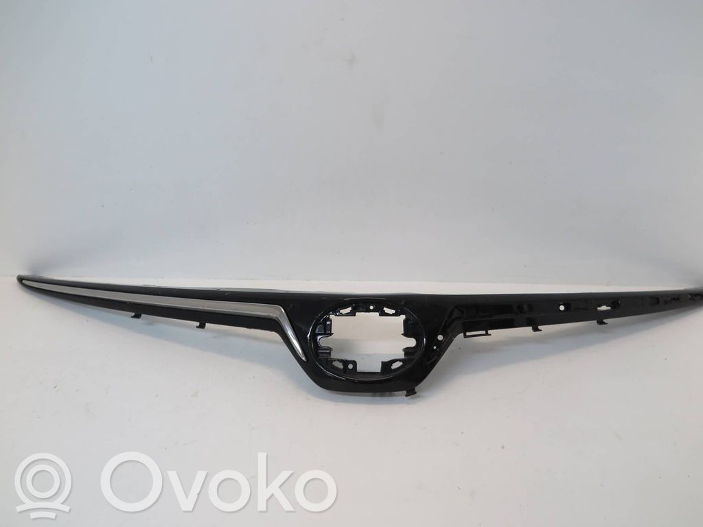 Toyota Corolla E210 E21 Etupuskurin ylempi jäähdytinsäleikkö 