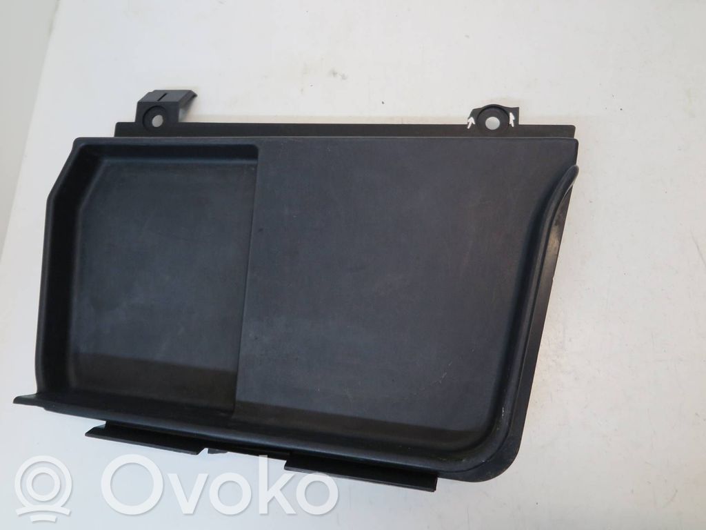 Other trunk/boot trim element   8193803
