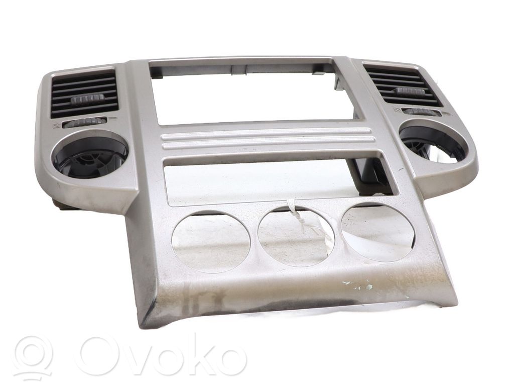 Nissan X-Trail T30 Grilă ventilație centrală 