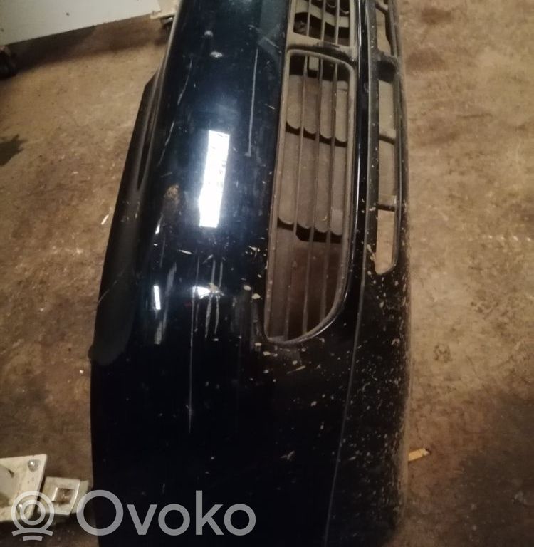 Audi A4 S4 B5 8D Zderzak przedni 