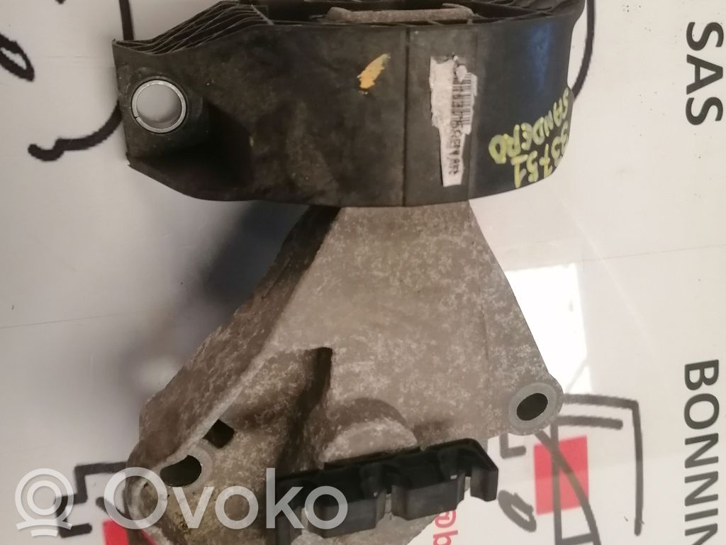 Dacia Sandero II Wspornik / Mocowanie silnika 