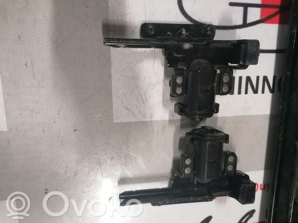 Loading door upper hinge   2099399,27402255,31109,VDMS18